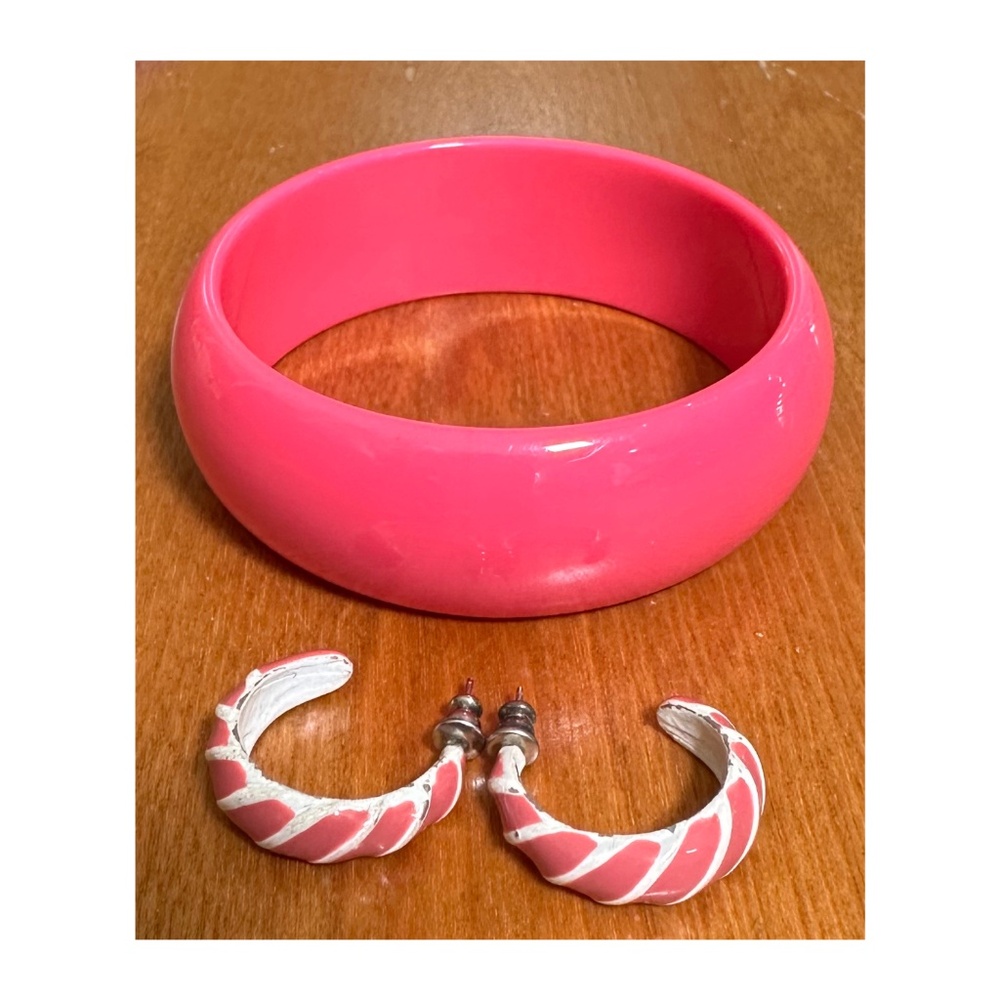 Pure 80's Vintage Fuchsia Bangle Bracelet -- Matching EnamePierced Hoop Earrings